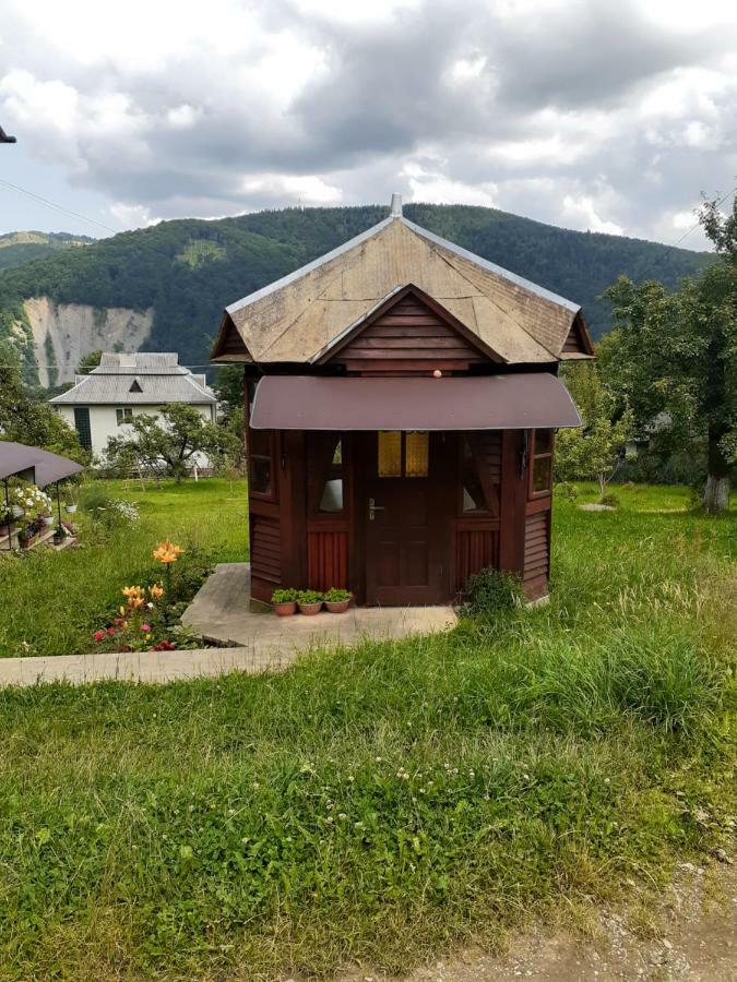 亚列姆切 Kатруся酒店 外观 照片