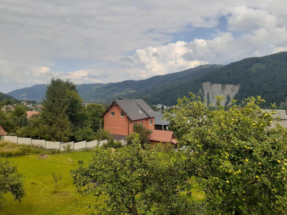 亚列姆切 Kатруся酒店 外观 照片